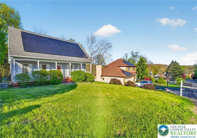 Homes for sale in Upper Mt Bethel Twp, PA | 18 Lenape Trl, Upper Mt Bethel Twp, PA 18343 | MLS# 776199