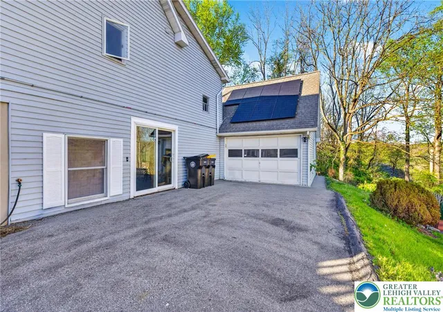 Homes for sale in Upper Mt Bethel Twp, PA | 18 Lenape Trl, Upper Mt Bethel Twp, PA 18343 | MLS# 776199