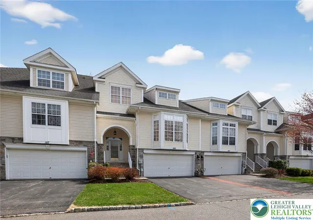 Homes for sale in Easton, PA | 186 Oakmont Ct, Easton, PA 18042 | MLS# 776223