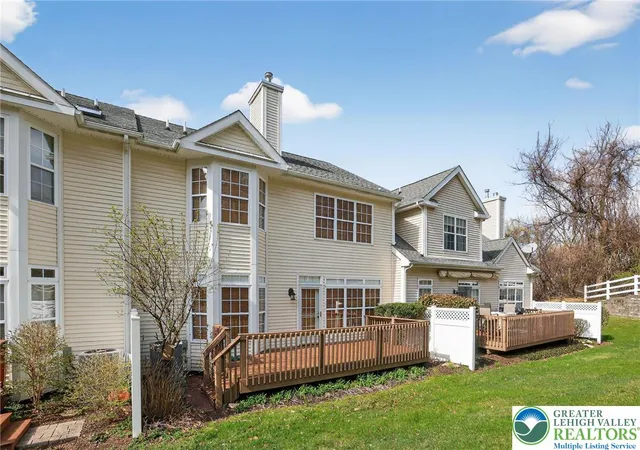 Homes for sale in Easton, PA | 186 Oakmont Ct, Easton, PA 18042 | MLS# 776223