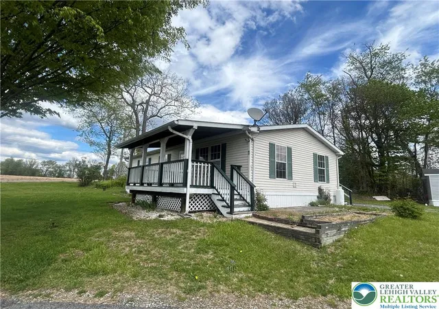 1st image of 6 Ahearn Dr, Mount Bethel, PA 18343 | MLS# 776224