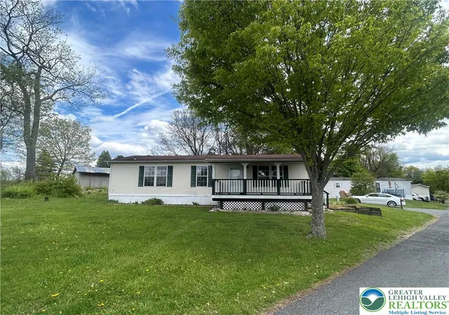 2nd image of 6 Ahearn Dr, Mount Bethel, PA 18343 | MLS# 776224