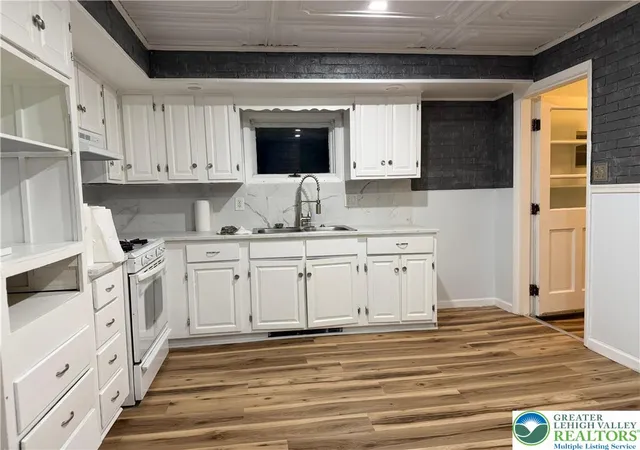 Homes for sale in Wilkes Barre, PA | 136 Finn St, Wilkes Barre, PA 18705 | MLS# 776234
