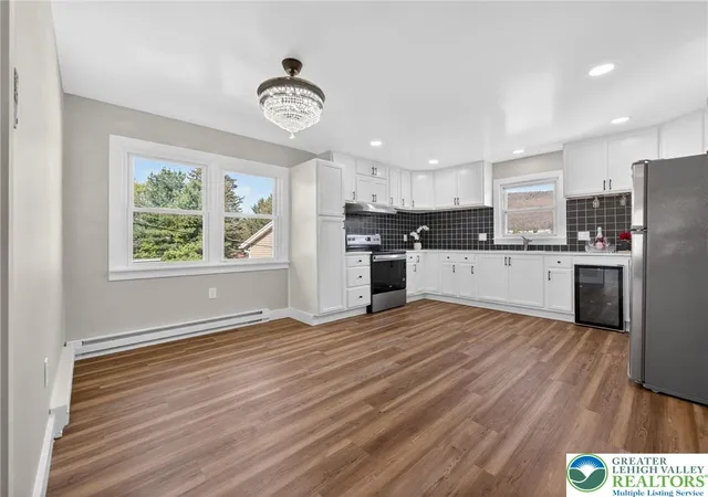 Homes for sale in Nesquehoning Boro, PA | 2 E Center St, Nesquehoning Boro, PA 18240 | MLS# 776131