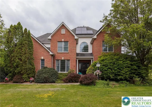 Homes for sale in Bushkill Twp, PA | 519 Rose Inn Ave, Bushkill Twp, PA 18064 | MLS# 776053