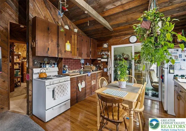 Homes for sale in Middle Smithfield Twp, PA | 2445 Dornick Rd, Middle Smithfield Twp, PA 18302 | MLS# 776330