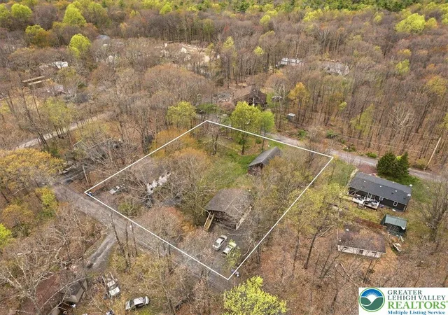 Homes for sale in Middle Smithfield Twp, PA | 2445 Dornick Rd, Middle Smithfield Twp, PA 18302 | MLS# 776330