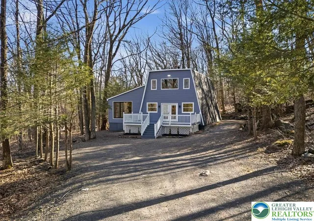 Homes for sale in Middle Smithfield Twp, PA | 3257 Trafalgar Ave, Middle Smithfield Twp, PA 18302 | MLS# 776384