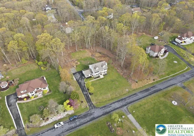 Homes for sale in Middle Smithfield Twp, PA | 13 Eastridge Ln, Middle Smithfield Twp, PA 18302 | MLS# 776278