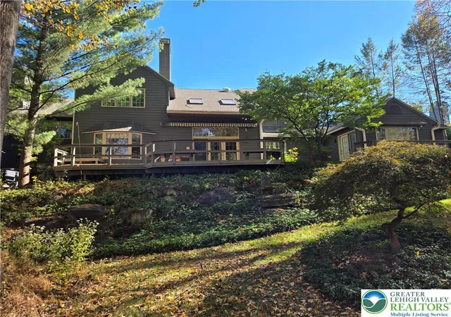 2nd image of 2834 Sheffield Dr, Emmaus, PA 18049 | MLS# 776445