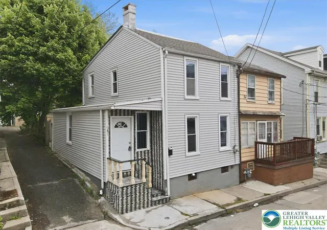 Homes for sale in Allentown City, PA | 941 Pine St, Allentown City, PA 18102 | MLS# 776226