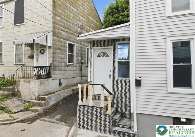 Homes for sale in Allentown City, PA | 941 Pine St, Allentown City, PA 18102 | MLS# 776226
