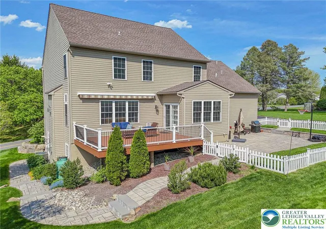 Homes for sale in Lower Macungie Twp, PA | 1050 Kressler Rd, Lower Macungie Twp, PA 18103 | MLS# 776451