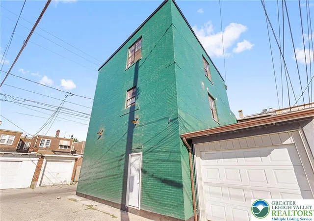 Listing Photo 5 - Condo for sale in building located at 732 W Tilghman St, Allentown, PA 18102