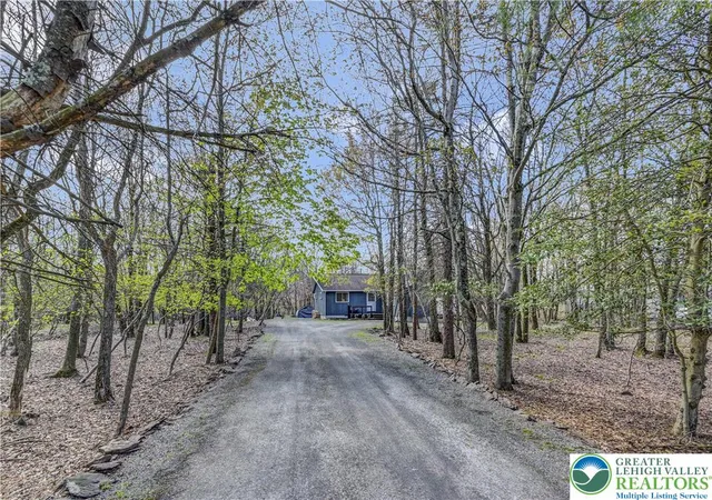 Homes for sale in Tunkhannock Twp, PA | 72 Tunkhannock Dr, Tunkhannock Twp, PA 18210 | MLS# 776494