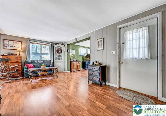 Homes for sale in Tunkhannock Twp, PA | 72 Tunkhannock Dr, Tunkhannock Twp, PA 18210 | MLS# 776494