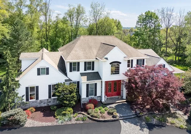 2nd image of 4450 Pond View Ct, Bethlehem, PA 18020 | MLS# 776168