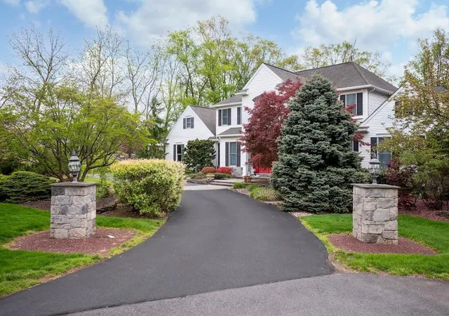 Homes for sale in Bethlehem, PA | 4450 Pond View Ct, Bethlehem, PA 18020 | MLS# 776168