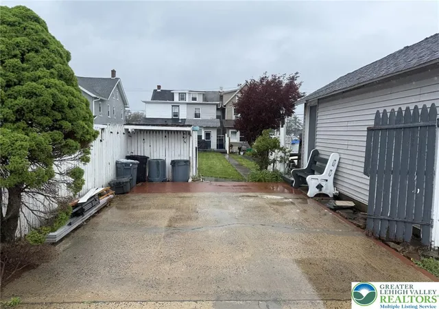 Homes for sale in Coopersburg Boro, PA | 306 E Fairview St, Coopersburg Boro, PA 18036 | MLS# 776514
