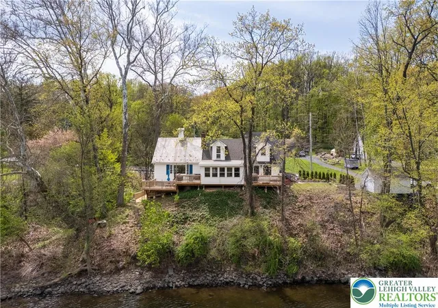 Homes for sale in Upper Mt Bethel Twp, PA | 3325 River Rd, Upper Mt Bethel Twp, PA 18343 | MLS# 776292