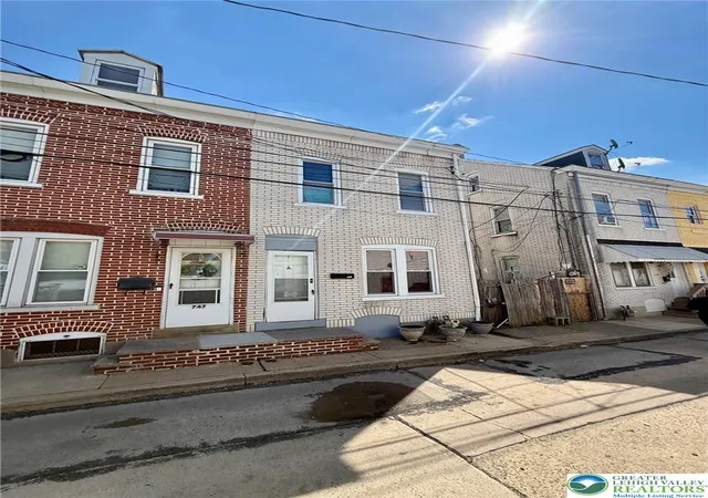 Homes for sale in Allentown City, PA | 117 Ridge Ave, Allentown City, PA 18102 | MLS# 776531