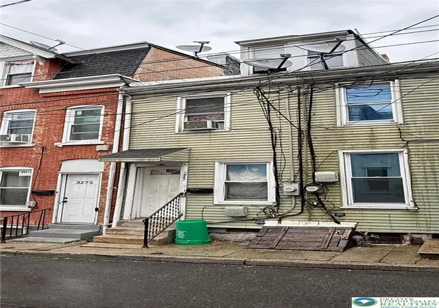 Homes for sale in Allentown City, PA | 117 Ridge Ave, Allentown City, PA 18102 | MLS# 776531