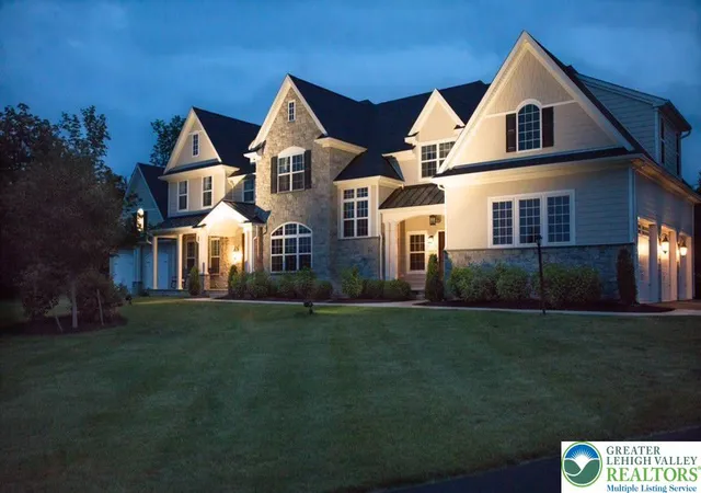 Photo 4 of Single family home for sale at 715 Arrowhead Ln, Breinigsville, PA 18031 | MLS# 776535 | Listing updated on 2026-05-06