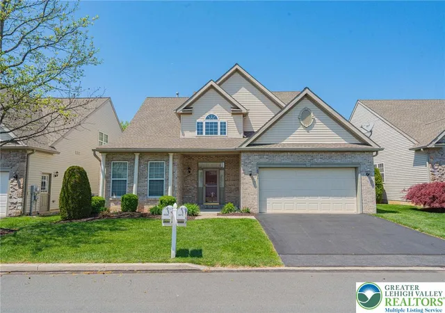 Homes for sale in Lower Macungie Twp, PA | 6634 Blue Heather Ct, Lower Macungie Twp, PA 18062 | MLS# 776313