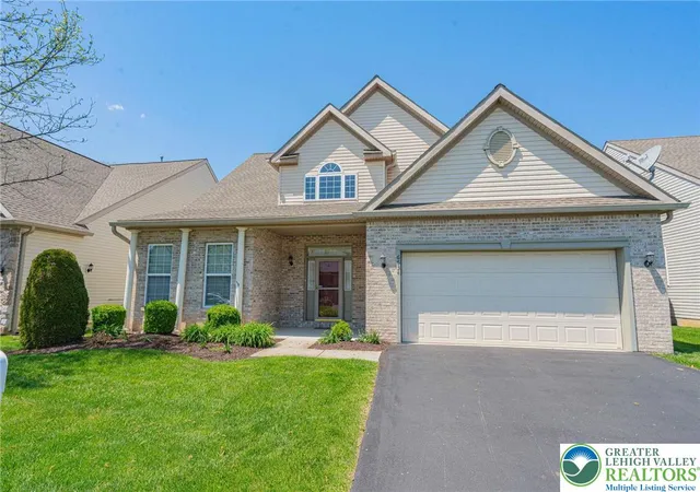 Homes for sale in Lower Macungie Twp, PA | 6634 Blue Heather Ct, Lower Macungie Twp, PA 18062 | MLS# 776313