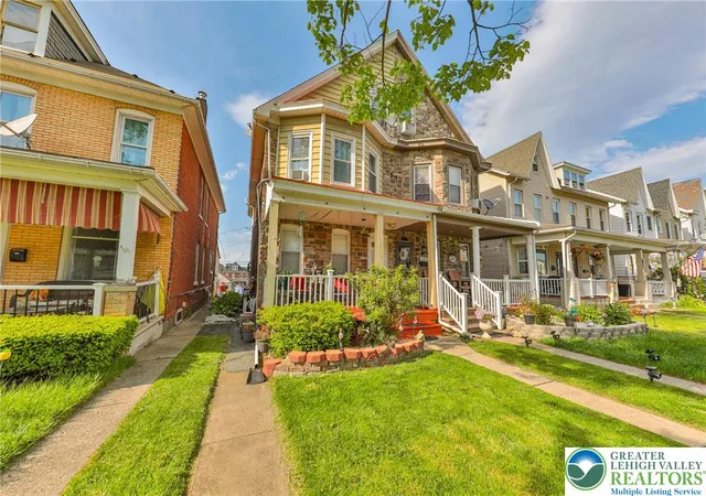 Homes for sale in Easton, PA | 1819 Fairview Ave, Easton, PA 18042 | MLS# 776559