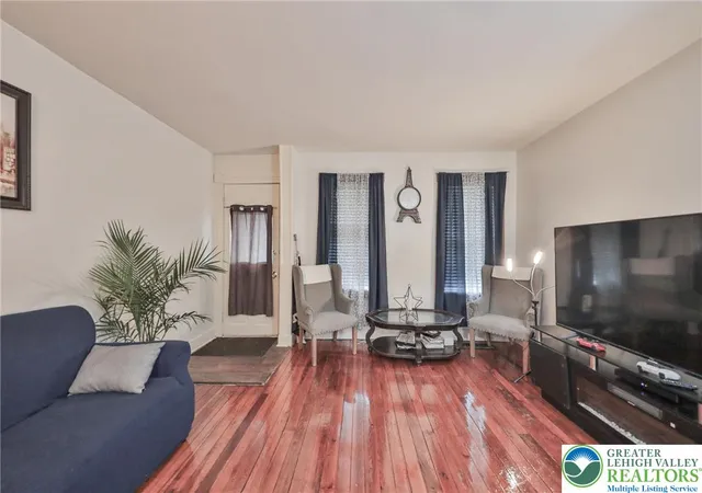 Homes for sale in Easton, PA | 1819 Fairview Ave, Easton, PA 18042 | MLS# 776559
