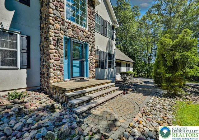 3rd image of 114 Hollow Dr, Jackson Twp, PA 18360 | MLS# 776557