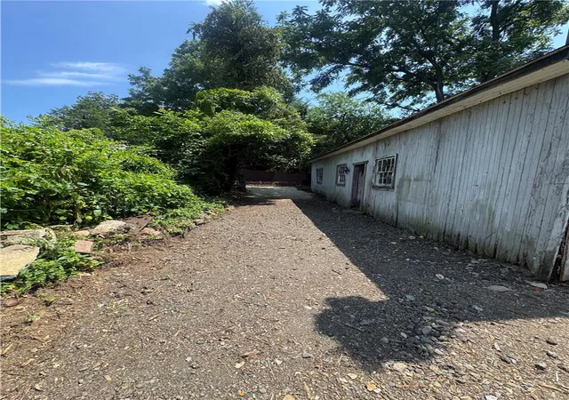 3rd image of 3282 Easton Ave, Bethlehem, PA 18020 | MLS# 776567