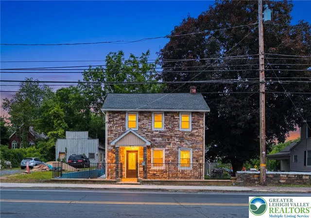 Homes for sale in Bethlehem Twp, PA | 3276 Easton Ave, Bethlehem Twp, PA 18020 | MLS# 776570