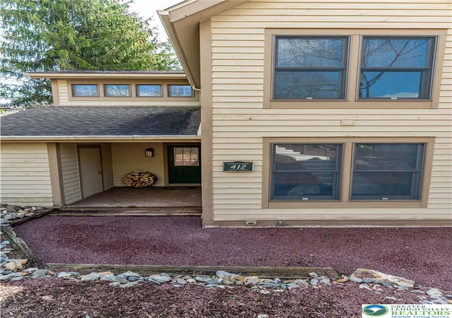 Photo 2 of Townhouse for sale at 412 Hickory Dr, Tannersville, PA 18372 | MLS# 776525 | Listing updated on 2026-07-29