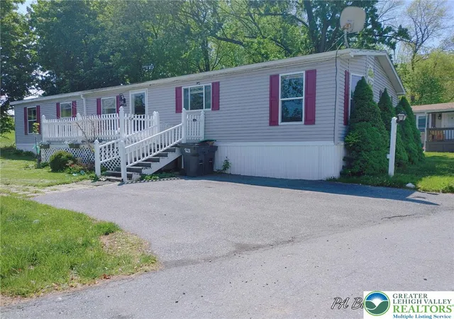 Homes for sale in North Whitehall Twp, PA | 4205 Leopard Cir, North Whitehall Twp, PA 18069 | MLS# 776480