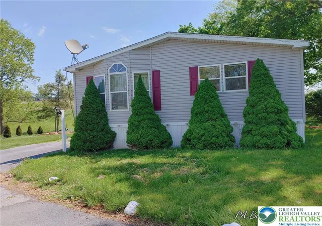 Homes for sale in North Whitehall Twp, PA | 4205 Leopard Cir, North Whitehall Twp, PA 18069 | MLS# 776480