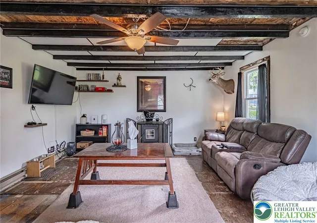 Homes for sale in Hellertown, PA | 2015 Leithsville Rd, Hellertown, PA 18055 | MLS# 776582
