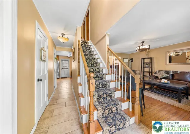 Homes for sale in Ross Twp, PA | 467 Pheasant Rd, Ross Twp, PA 18353 | MLS# 776383