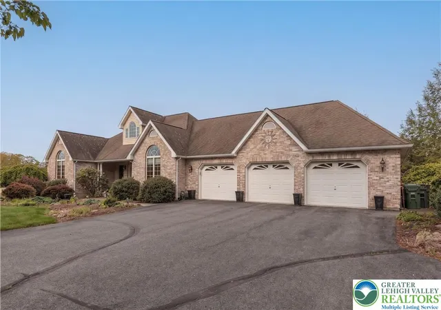 Homes for sale in Moore Twp, PA | 1089 Deemer Rd, Moore Twp, PA 18014 | MLS# 776667