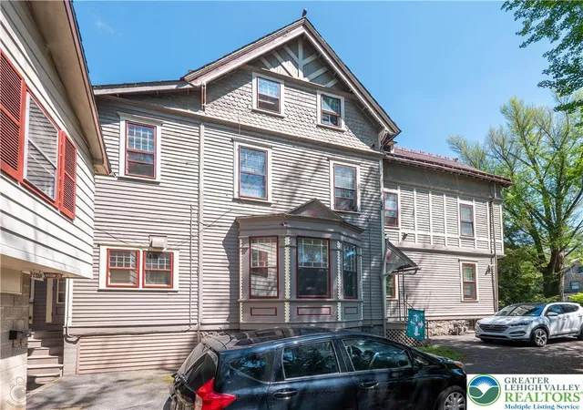 Homes for sale in Easton, PA | 1321 Bushkill St, Easton, PA 18042 | MLS# 775773