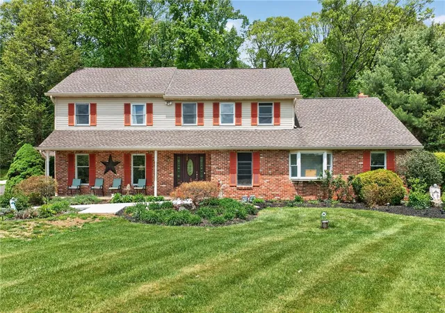 Homes for sale in Lower Saucon Twp, PA | 1625 Rosalie Dr, Lower Saucon Twp, PA 18055 | MLS# 776714