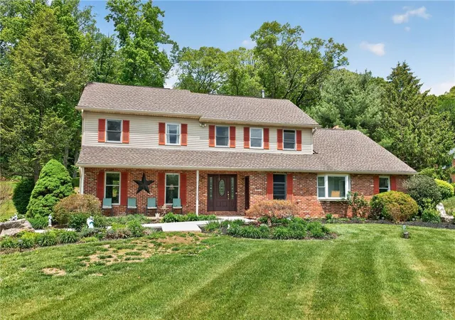 Homes for sale in Lower Saucon Twp, PA | 1625 Rosalie Dr, Lower Saucon Twp, PA 18055 | MLS# 776714