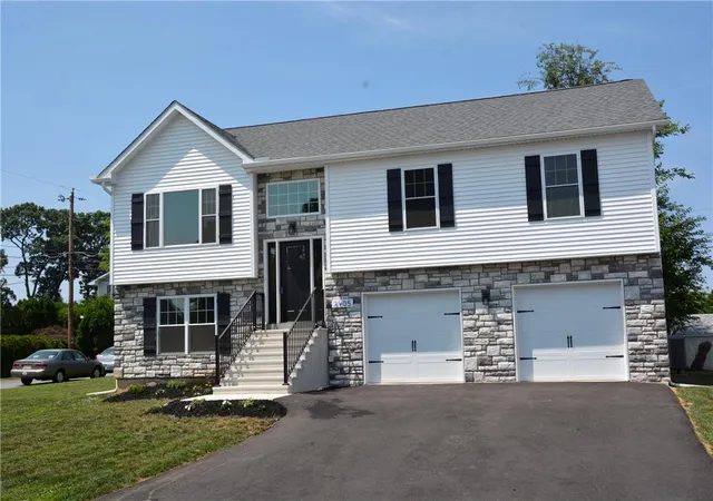 Homes for sale in Bethlehem, PA | 2905 Roosevelt St, Bethlehem, PA 18020 | MLS# 776137