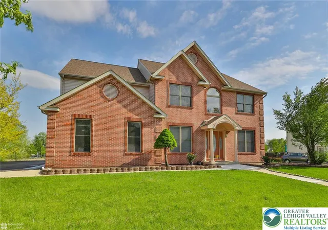 Photo 3 of Single family home for sale at 330 Indigo Way, Allentown, PA 18104 | MLS# 776124 | Listing updated on 2026-08-03