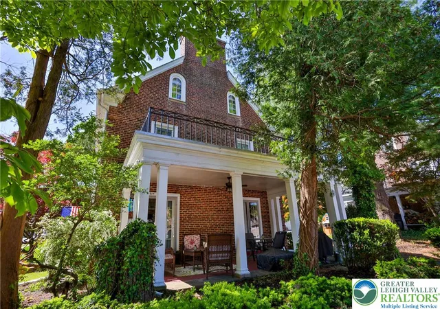 Homes for sale in Fountain Hill Boro, PA | 1242 Broadway, Fountain Hill Boro, PA 18015 | MLS# 776741