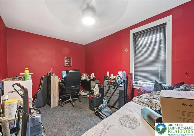 Listing Photo 2 - Condo for sale in building located at 618 Slateford Rd, Mount Bethel, PA 18343 - Unit #