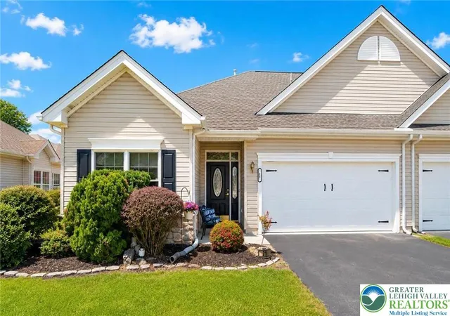Homes for sale in Palmer Twp, PA | 81 Moor Dr, Palmer Twp, PA 18045 | MLS# 775812
