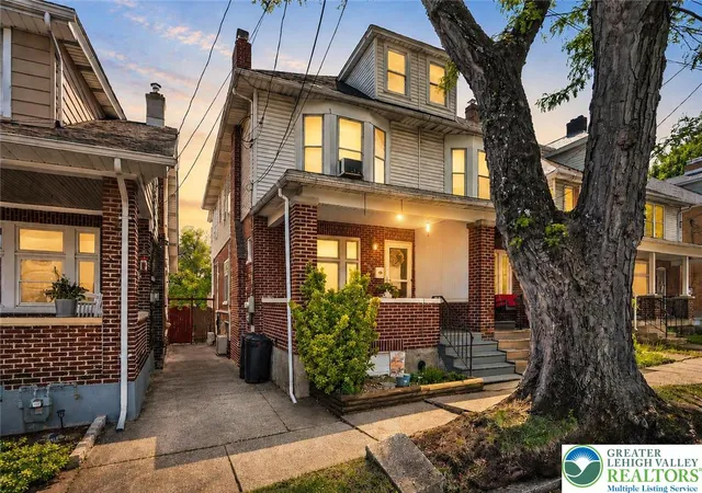Homes for sale in Bethlehem City, PA | 430 Goepp St, Bethlehem City, PA 18018 | MLS# 776700