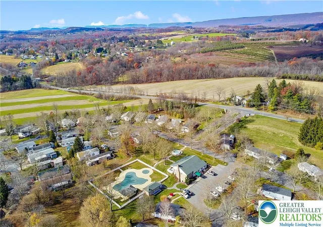 Homes for sale in Mechanicsburg, PA | 17 Valley View Dr, Mechanicsburg, PA 17050 | MLS# 776864